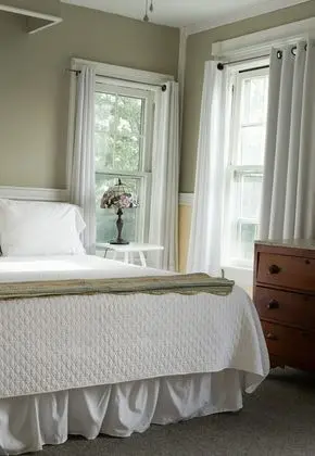 Standard Tek Büyük Yataklı Oda, Banyolu/Duşlu (Mary Francis Denning Room)