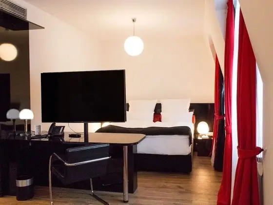 Standard Tek Büyük Yataklı Oda