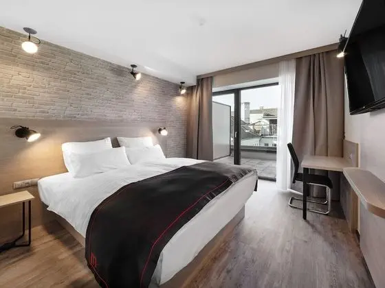 Deluxe Tek Büyük Yataklı Oda