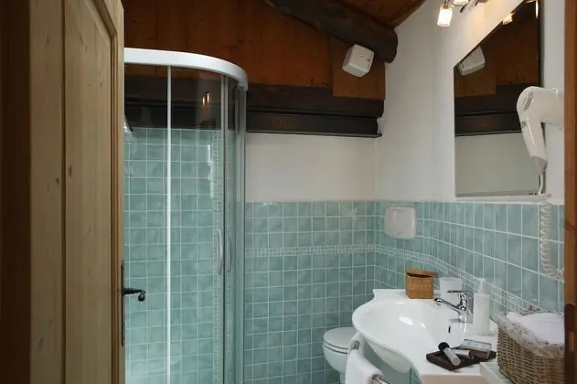 Üç Kişilik Oda, Birden Çok Yatak, Sigara İçilmez