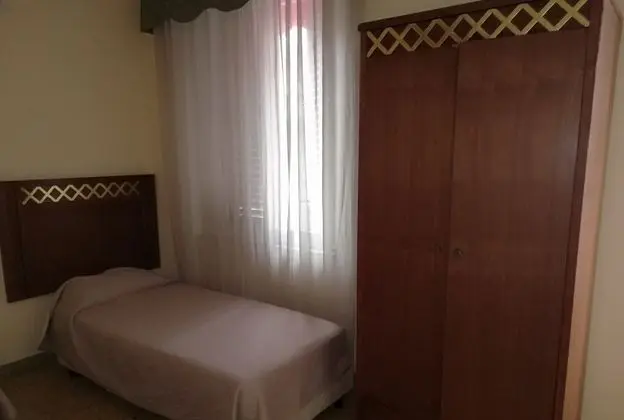 Classic Tek Büyük Yataklı Oda
