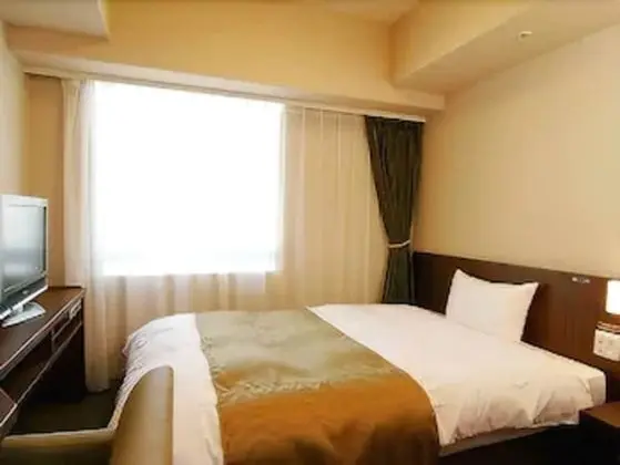 Oda, Sigara İçilmez (Run of House, No Cleaning Service)