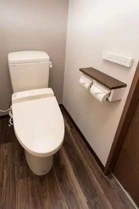 Oda, Sigara İçilmez (Run of House, No Cleaning Service)