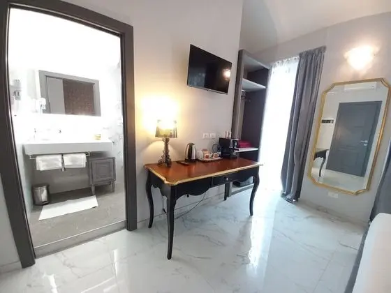 Deluxe Oda, 1 Büyük (Queen) Boy Yatak, Sigara İçilmez, Özel Banyo