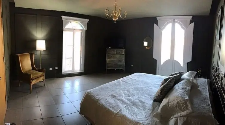 Design Oda, 1 En Büyük (King) Boy Yatak, Şehir Manzaralı (El General)