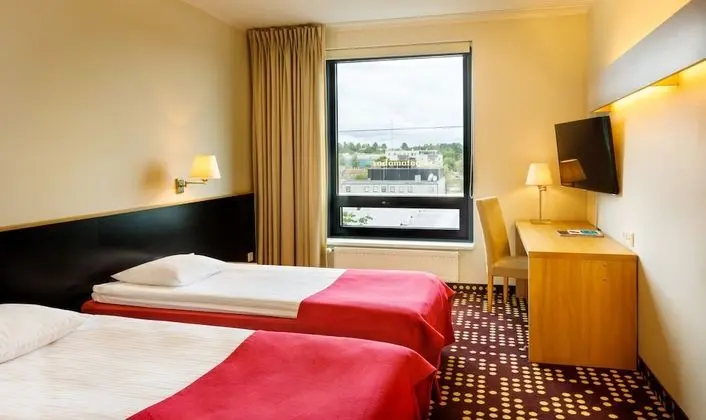 Büyük Yataklı Tek Kişilik Oda
