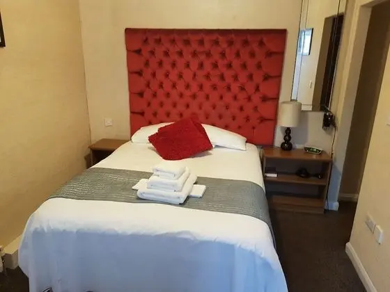 Standard Tek Büyük veya İki Ayrı Yataklı Oda