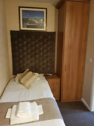 Üç Kişilik Oda (4)