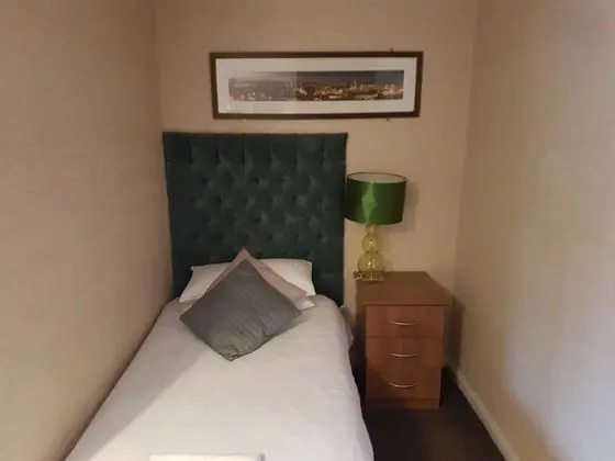 Üç Kişilik Oda (4)