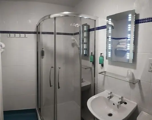 Standard Üç Kişilik Oda, Birden Çok Yatak