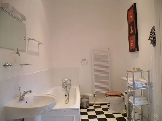 İki Ayrı Yataklı Oda, Banyolu/Duşlu