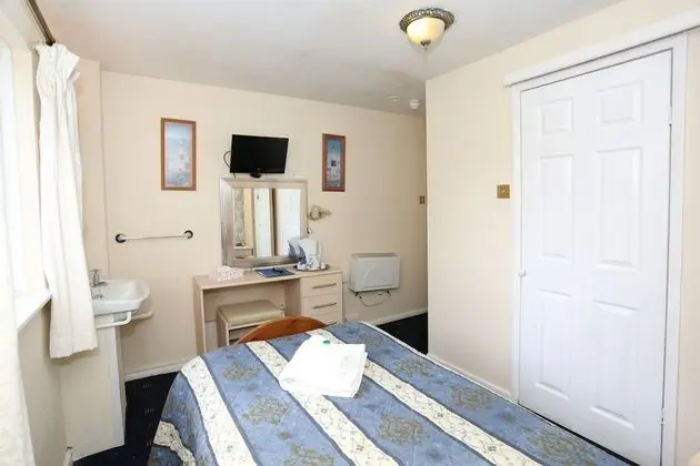 Tek Kişilik Oda, Ortak Banyo (Not in room, shared with other  rooms)