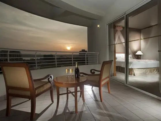 Premier Süit (1 King Bed)