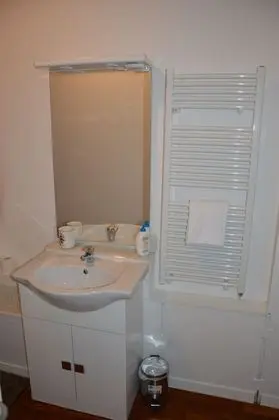 Tek Büyük veya İki Ayrı Yataklı Oda, Kanal Manzaralı