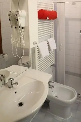 Tek Büyük Yataklı Oda, 1 Büyük (Queen) Boy Yatak, Ortak Banyo