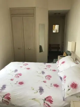 Tek Büyük Yataklı Oda, Banyolu/Duşlu