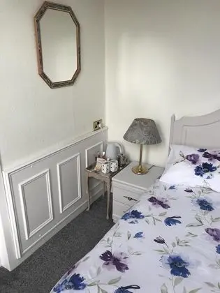 Tek Büyük Yataklı Oda, Banyolu/Duşlu