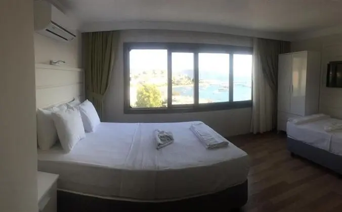 DENİZ MANZARALI ODA