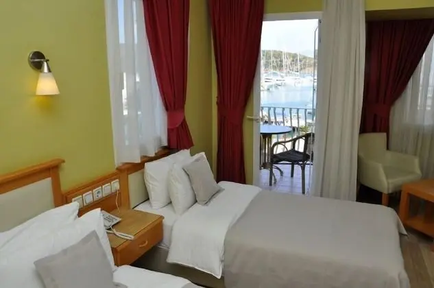Deluxe Üç Kişilik Oda