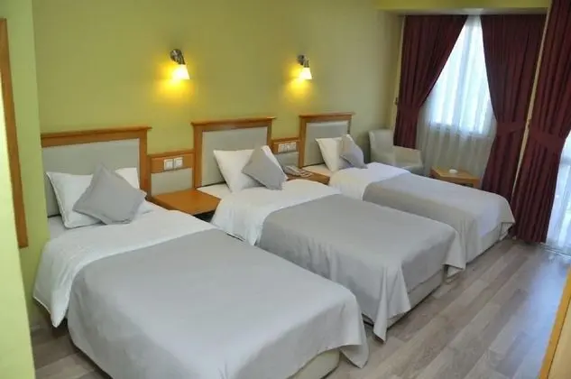Standard Üç Kişilik Oda