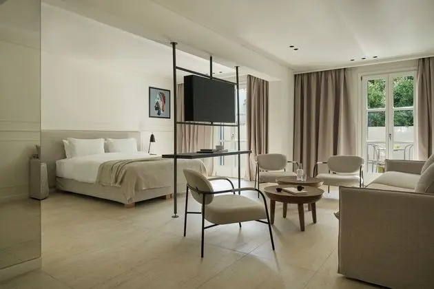 Deluxe Suite with Terrace