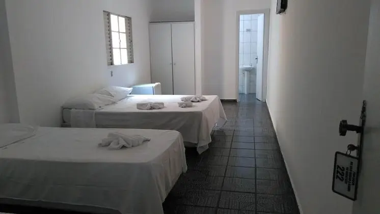 Üç Kişilik Oda, Birden Çok Yatak