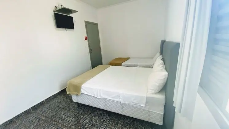 Üç Kişilik Oda, Birden Çok Yatak