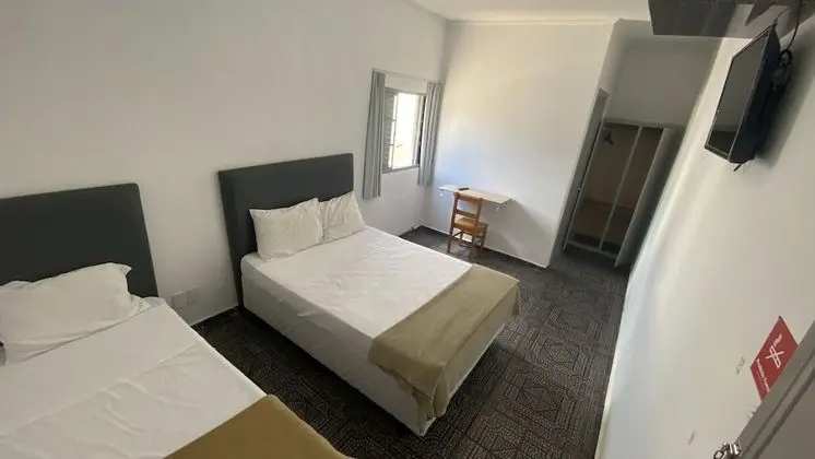 Üç Kişilik Oda, Birden Çok Yatak