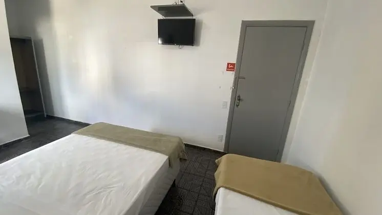 Üç Kişilik Oda, Birden Çok Yatak