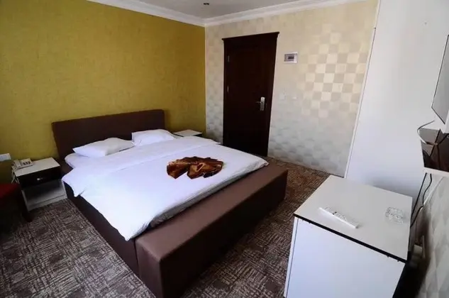 Standart Çift Kişilik Şehir Manzaralı Oda