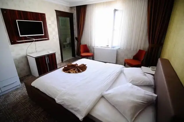 Standart Çift Kişilik Şehir Manzaralı Oda