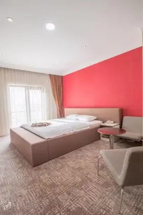 Standart Çift Kişilik Şehir Manzaralı Oda