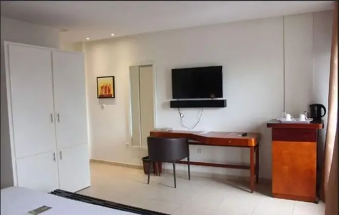 Deluxe Tek Büyük Yataklı Oda