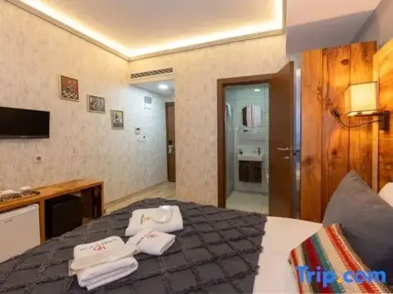 Süper altı kişilik oda
