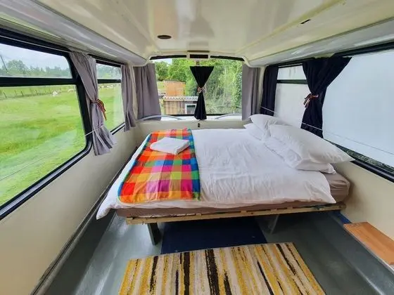 Family Kulübe, Özel Banyo (Double Decker Bus)