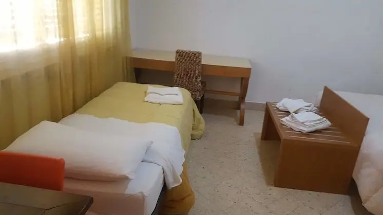 Dört Kişilik Oda, Küçük Mutfak