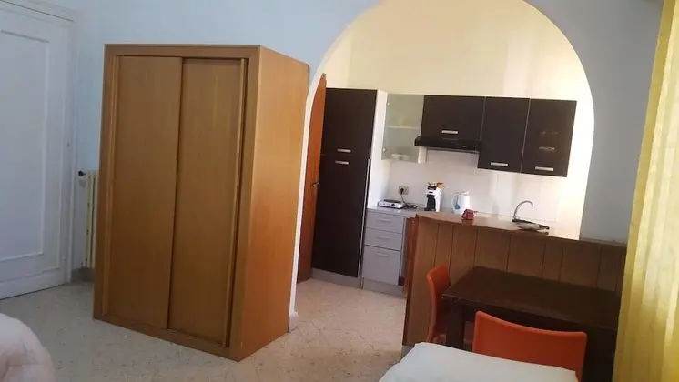 Dört Kişilik Oda, Küçük Mutfak