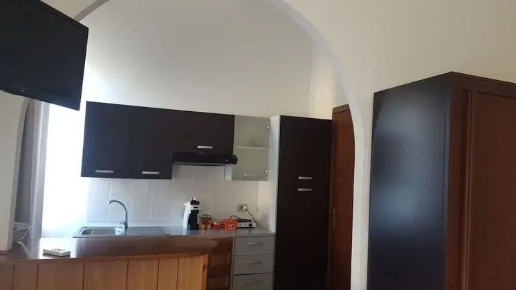 Tek Büyük veya İki Ayrı Yataklı Oda, Küçük Mutfak