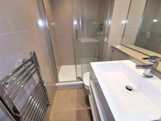 Exclusive Tek Büyük Yataklı Oda