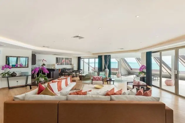 66 Penthouse, Ocean View