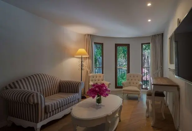 One Bedroom Suite