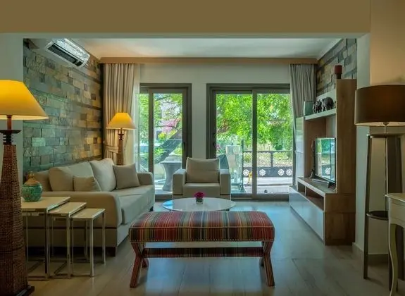 Queen Duplex Suite
