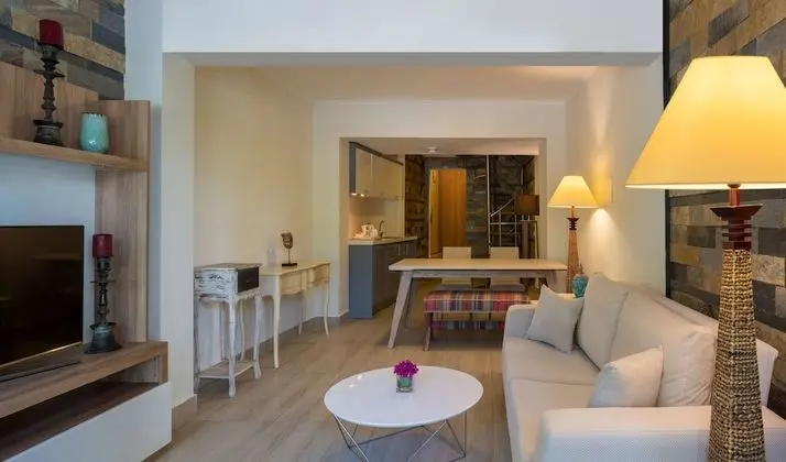 Queen Duplex Suite