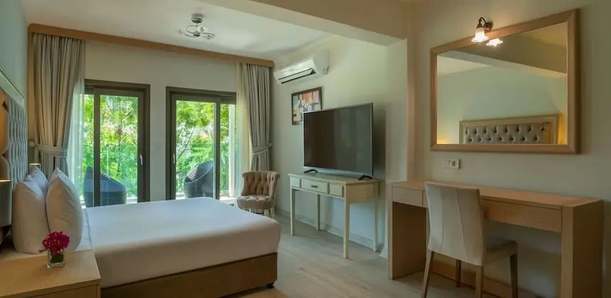 Queen Duplex Suite