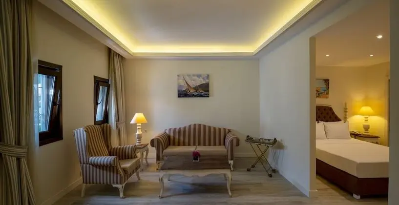 Queen Duplex Suite