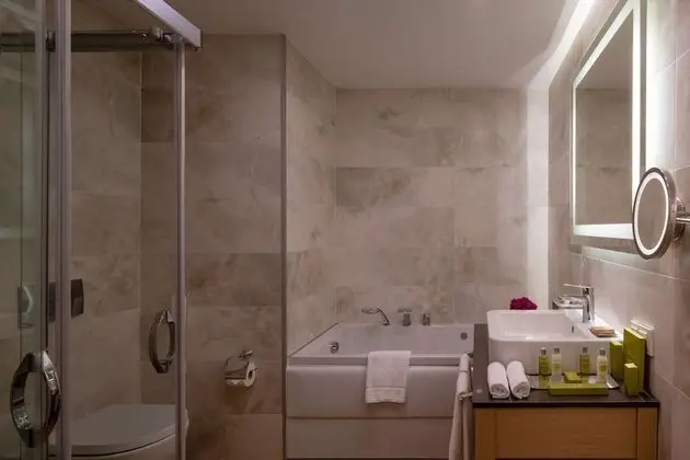 Queen Superior Room with View