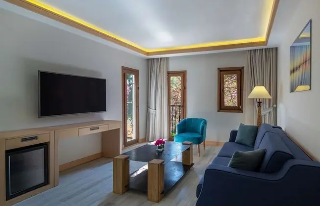 Queen Two Bedroom Suite