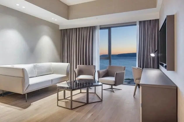King One Bedroom Suite