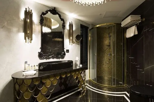 Bathroom shower