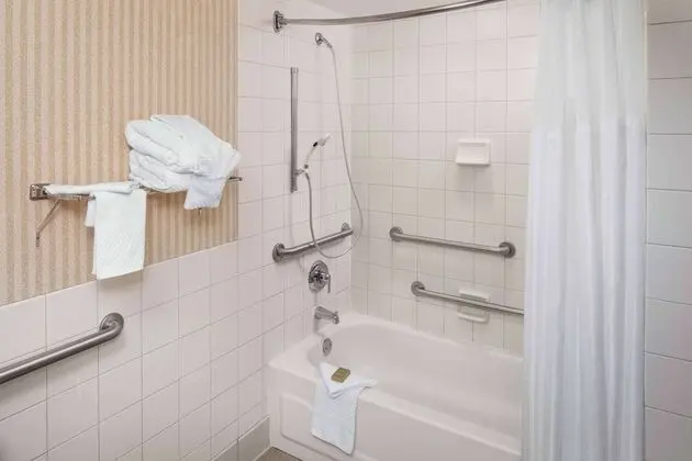 Engellilere uygun banyo